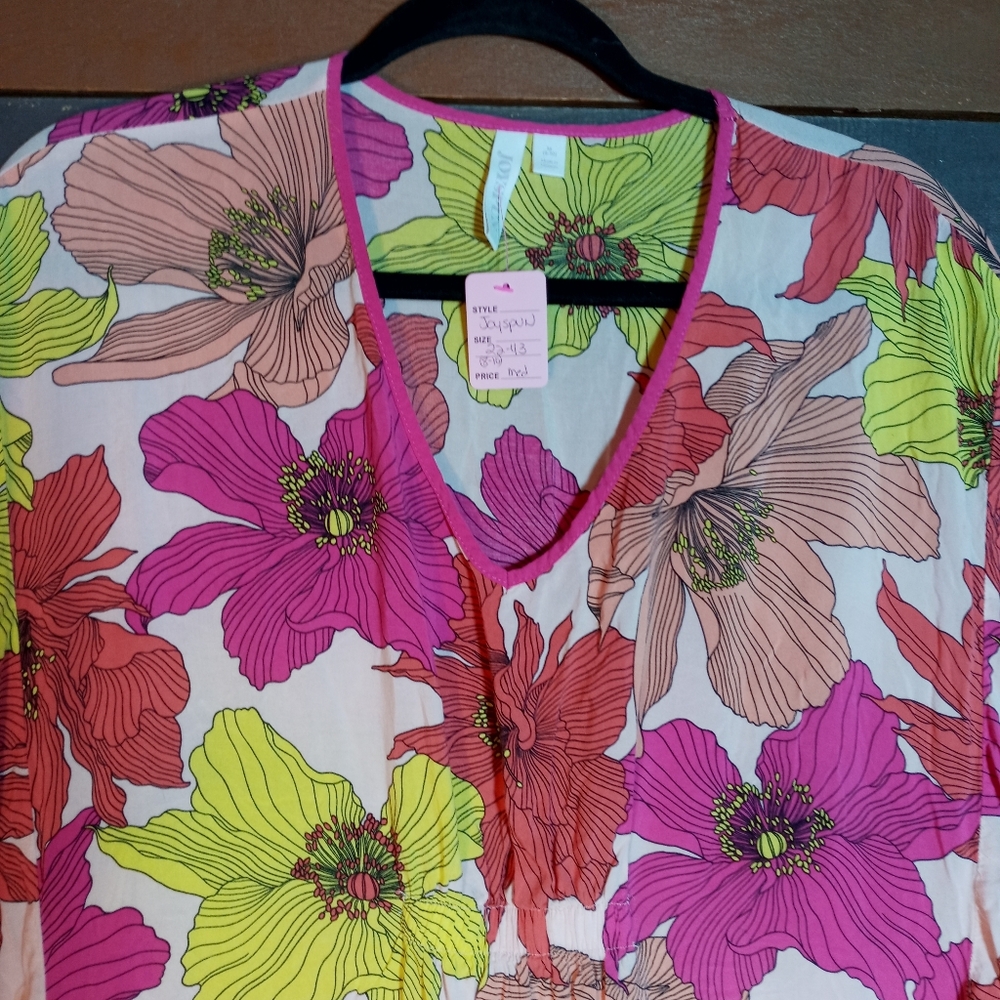 Freebie Gorgeous Joyspun Medium(8-10) Pink Floral Batwing Airy Sexy Nightgown - Picture 2 of 9